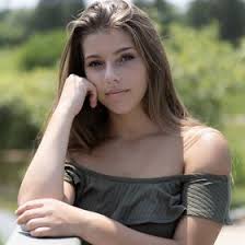 Abby Desouza (abigayle215)