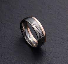 Stainless Damascus Steel And Rose Gold Mens Wedding Band Etsy Rose Gold Mens Wedding Band Mens Gold Wedding Band Rings For Men