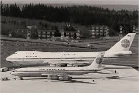 Pan Am Boeing 707 And 747 In 1969 Two Jets That Changed The World Boeing Aircraft Boeing Vintage Aircraft