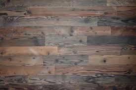 Using reclaimed wood is environmentally friendly and gives life to old wood that may have otherwise been discarded. Idtd2kna6bmiym