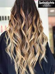 Contrariamente a quanto si pensa, chi ha i capelli sottili e deboli puó fare il balayage che non li renderà affatto più fragili! Balayage Torino