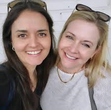 A or B? [Swipe] 😁 . . It was so much fun to catch up with my good friend  @melissajoanhart today! And yes, she and I were both child actors