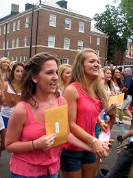 University of Alabama women receive sorority bids, Gamma Phi Beta pledges  largest class [photos][updated]