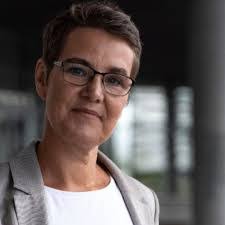 Alexandra Neumann's Instagram, Twitter & Facebook