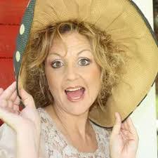 Amy Dees's Instagram, Twitter & Facebook