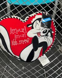 Rare Pepe le pew & Penelope Warner bros. Heart pillow♥️! Come get it!!!