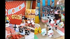 Decorar la mesa de cumpleaños de nuestros niños es a veces una tarea un poco complicada si no tenemos mucha idea de como, aquí les proponemos algunas para que os animéis ha hacerlo vosotras mismas, quedan lindas y todo depende de que le pongas imaginación y ganas, nuestros niños lo valen. Como Decorar Una Fiesta A Manera De Granja Youtube