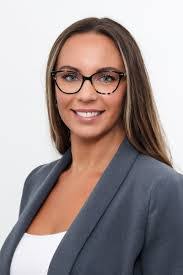 Kelli Pitts's Instagram, Twitter & Facebook