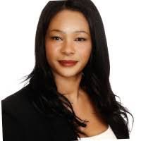 Caroline Lilly's Instagram, Twitter & Facebook