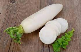 Radish Is An Edible Root Vegetable Coming From The Brassicaceae Family Its Scientific Name Is Raphanus Health Benefits Of Radishes Vegetables Root Vegetables
