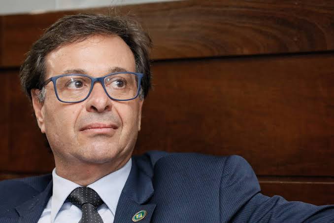 Gilson Machado Neto critica hipocrisia da esquerda sobre escola pública