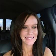 Lori Minor (@sweettartstwizz)