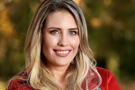 Emma Power's Instagram, Twitter & Facebook