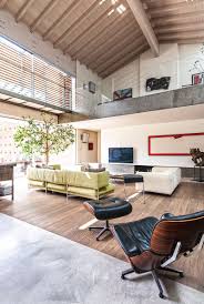 Une Chaleureuse Maison D Architecte En Italie Planete Deco A Homes World Maison Darchitecte Maison Architecte