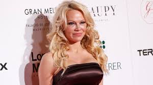 Le tournage décalé à cause du reconfinement. Danse Avec Les Stars Pamela Anderson Finalement Au Casting