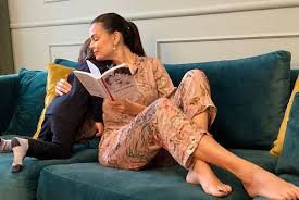 A fost la un pas să coboare din avion! Pro Tv Anca Serea Primele Poze Din Noua CasÄ O VilÄ Bdquo PlinÄ De Bucurie Èi ZarvÄ De Copii