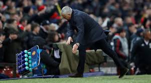 Mourinho celebrates victory over barça with chelsea's frank lampard in 2005. Jose Mourinho Celebrated The Win Against Young Boys