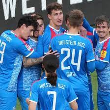 Das team von friedhelm funkel schlägt holstein kiel mit 5:1 (4:1) und sichert. Mit Liveticker Zum Nachlesen Erste Etappe Ist Gegangen Holstein Kiel Siegt In Koln Und Traumt Vom Aufstieg Shz De