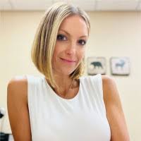 200+ perfiles de «Jahn»