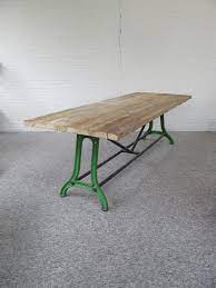 tafel grote stoere robuuste industriele metalen massief houten tafels tweedehands kopen bij tussen cor kitsch houten tafel tafels tafel