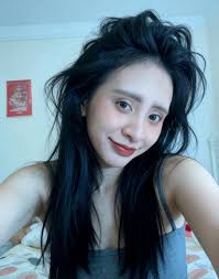 🧏🏻‍♀️✨✨👁️👄👁️