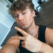 Patrick Minor's Instagram, Twitter & Facebook