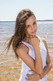 31 idees cadeaux pour fille de 8 a 12 ans 2020 par selectos. Tres Belle Jeune Fille De 12 Ans Banque D Images Et Photos Libres De Droits Image 42864794