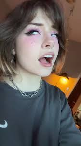 Hannah Levis's Instagram, Twitter & Facebook