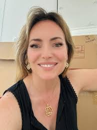 Shirley Winton's Instagram, Twitter & Facebook