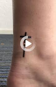 Tatouage Point Virgule Signification Et Dessins Pour Vous Inspirer Tatuajes De Puntos Disenos De Unas Punto Y Coma