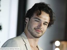 C'est pour ça qu'ils ne m'ont pas tué dans la série" : Anthony Colette  bientôt de retour dans Demain nous appartient ? Il nous répond !