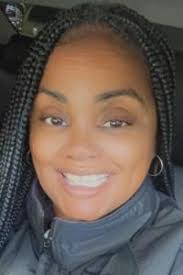 Lisa Bey's Instagram, Twitter & Facebook