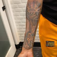 Mathieu perreault this photo is from a couple years ago in 2018, when the jets forward already had a robust beard going. Snoop Dogg Pays Tribute To Lakers Kobe With New Tattoo Thescore Com