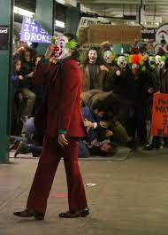 New Set Photos Of Joaquin Pheonix S Solo Joker Movie Directed By Todd Philips Source Ldjbrasil Twitter Dccomics Dcm Joker Movie Joker Joaquin Joaquin