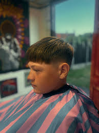 Spaces available Saturday!🫡 *Now offering kids cuts* Click the link below  to book an appointment or drop me a message