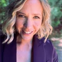 Shawna Weaver's Instagram, Twitter & Facebook