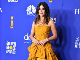Sandra Bullock S Dog Wore A Bow That Matched Her Golden Globes Dress