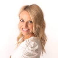 Lindsay Mcfarlane's Instagram, Twitter & Facebook