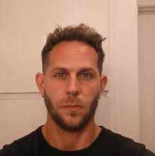 The closest a modern sculptor can get to the old world. Too bad this modern  sculptor is a robot and it still has a long way to go from the beautiful  works