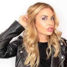 Elise Joyce's Instagram, Twitter & Facebook