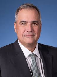 Eduardo Menezes's Instagram, Twitter & Facebook