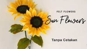 Tumblr tangan kecil itu terus menggenggam kuat sebuah buket bunga matahari. Sunflower With Yellow Fabric Felt Was Live On Facebook Cute766