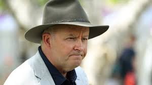 Sir Frank Lowy sells out of Westfield empire