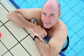 Lake Taupo record attempt has Darwin man practising for months and swimming  for his late sister