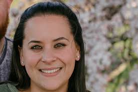 Nicole Halis Receives Outstanding Graduate Award