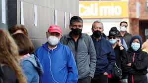 El ingreso mínimo garantizado busca que en chile nadie que tenga contrato reciba menos de 300 mil pesos líquidos mensuales. Subsidios En Bogota Ingreso Minimo Garantizado Cuando Llega El Pago De Los 240 000 Pesos De Ayuda Y Como Cobrarlo Marca Claro Colombia