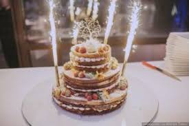Parce qu'un mariage réussit ne se passe pas d'un dessert d'exception, l'entreprise cake baby vous propose ses prestations en vous invitant à commettre le plus beau des péchés : Recette Wedding Cake Fait Maison Comment Choisir