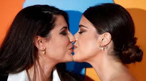 Rosalía al mando del tablao en la mágica noche sevillana de los MTV