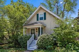 Since 1998, we've been working with local homeowners to turn their ideas into reality for their families. 2307 Lake Ave Wilmette Il 60091 28 Photos Mls 11122602 Movoto