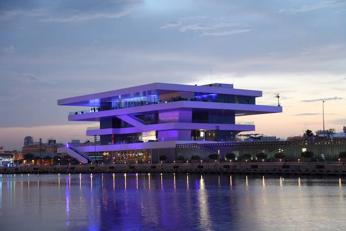 Marina de Valencia y Edificio Veles e Vents: Modernidad Frente al Mar